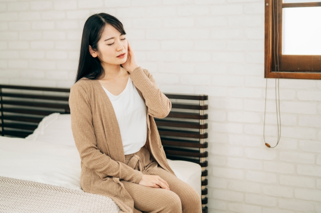 朝起きるとあごが疲れている…それ、歯ぎしり・食いしばりのサインかも！