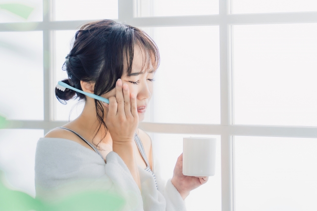 知覚過敏と虫歯の違いとは？しみる原因を見極めましょう