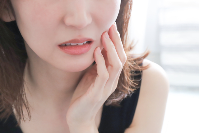 知覚過敏と虫歯の違いとは？しみる原因を見極めましょう